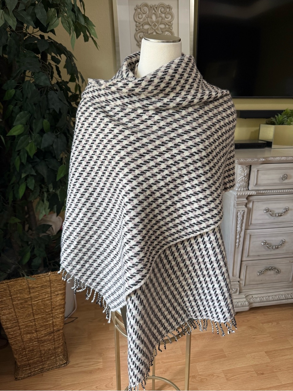 J.Crew 100% Wool Oversized Scarf Shawl Wrap Black Cream Pink One Size